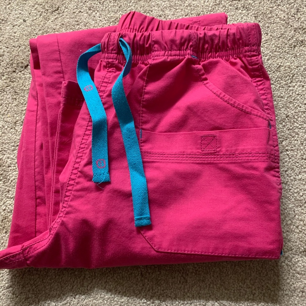 Wonder wink scrubs